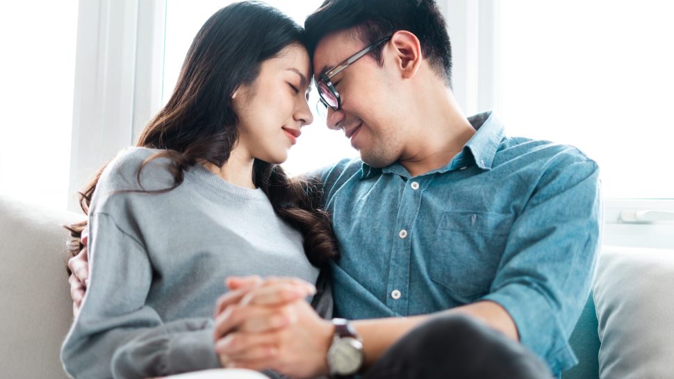 asian couple pictures at home